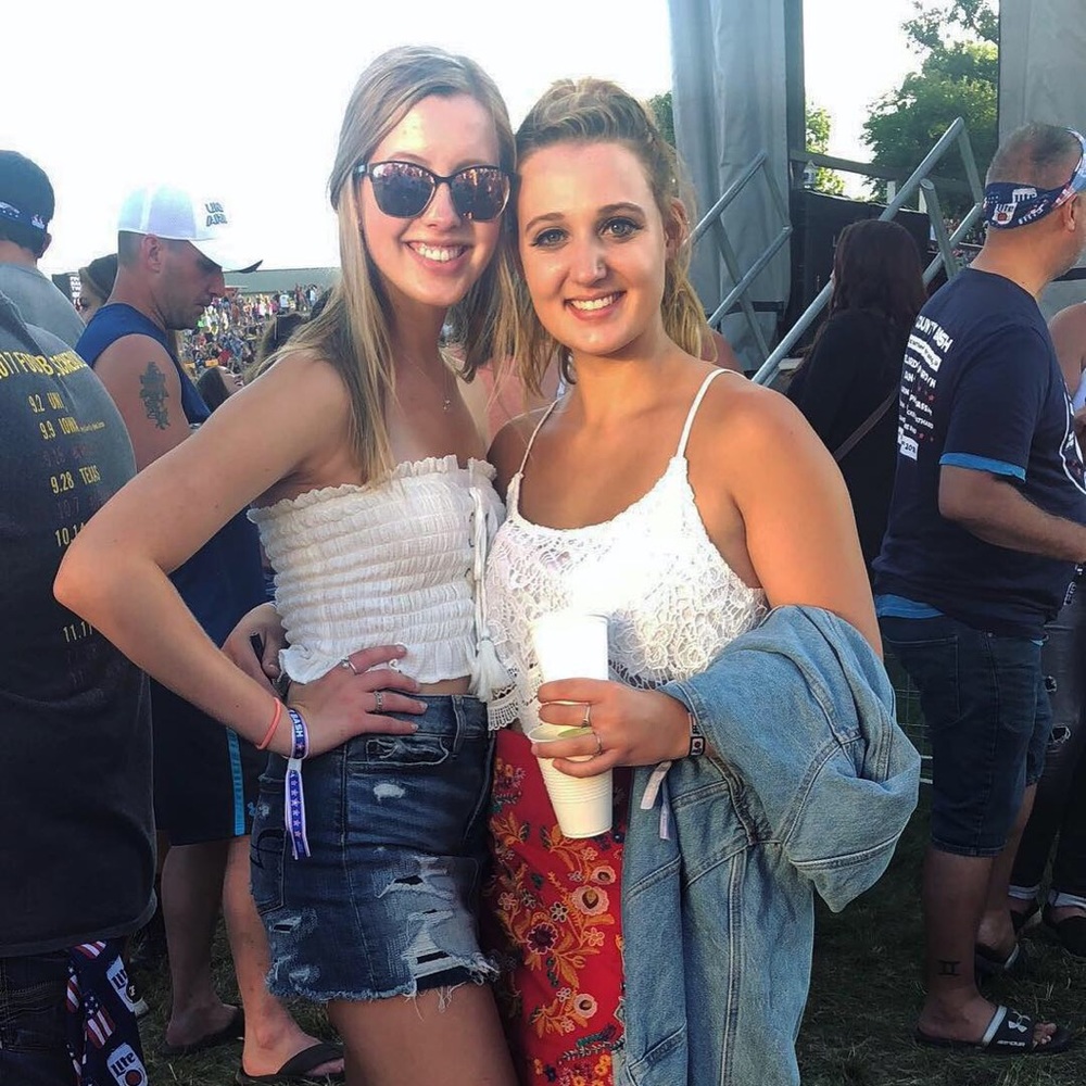 Meet your Posher, Macie